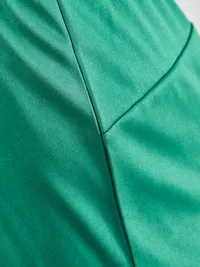 1910182-651000_Progress 2.0 Shorts W_Closeup4.jpg